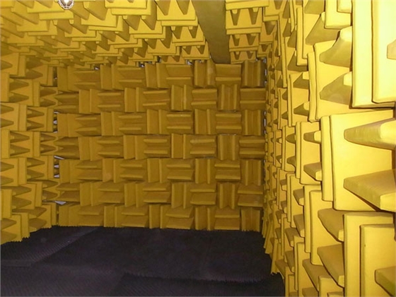 組建家庭影院時如何選擇音響?家庭影院組建過程中，每個部分都要精挑細選，最重要的是要能配合的天衣無縫，這樣才能達到最佳狀態(tài)，那么在組建家庭影院中如何選擇音響呢?